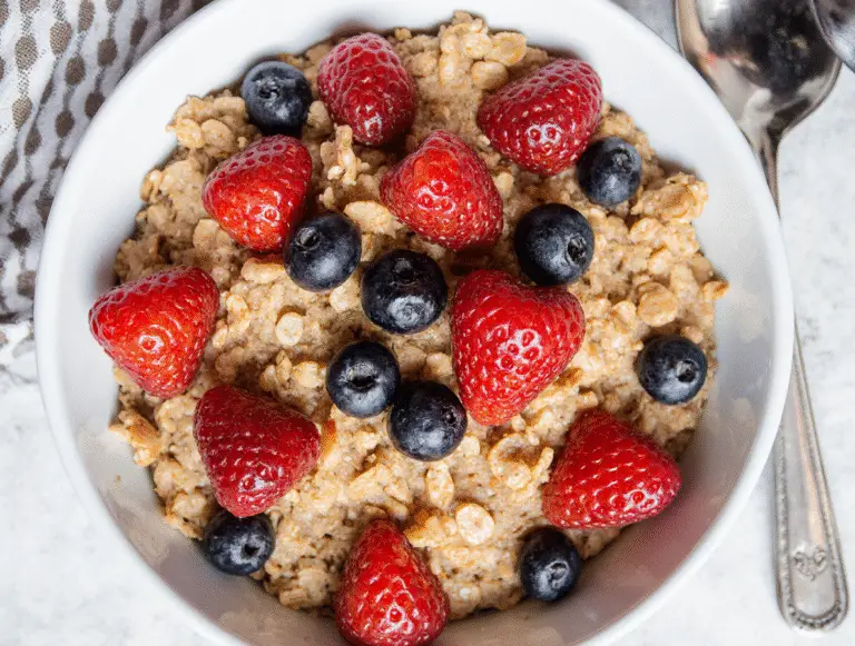 How to Make Perfect Baked Oatmeal with Berries: A Foolproof Guide